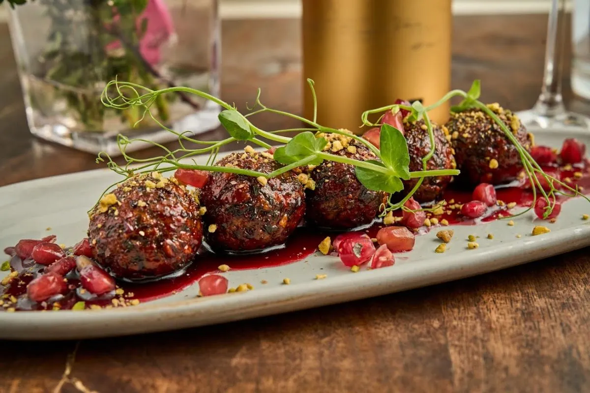 Divan Restaurant & Bar