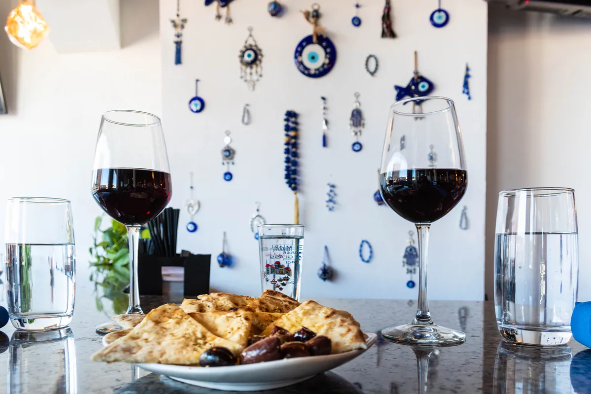 Meze Estiatorio
