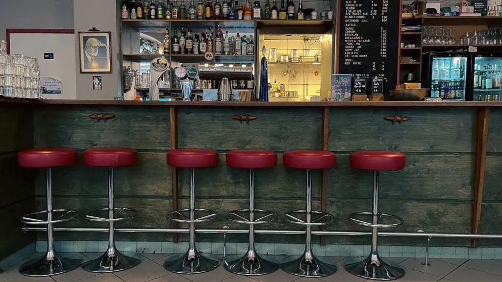 Cafe Bar No 9