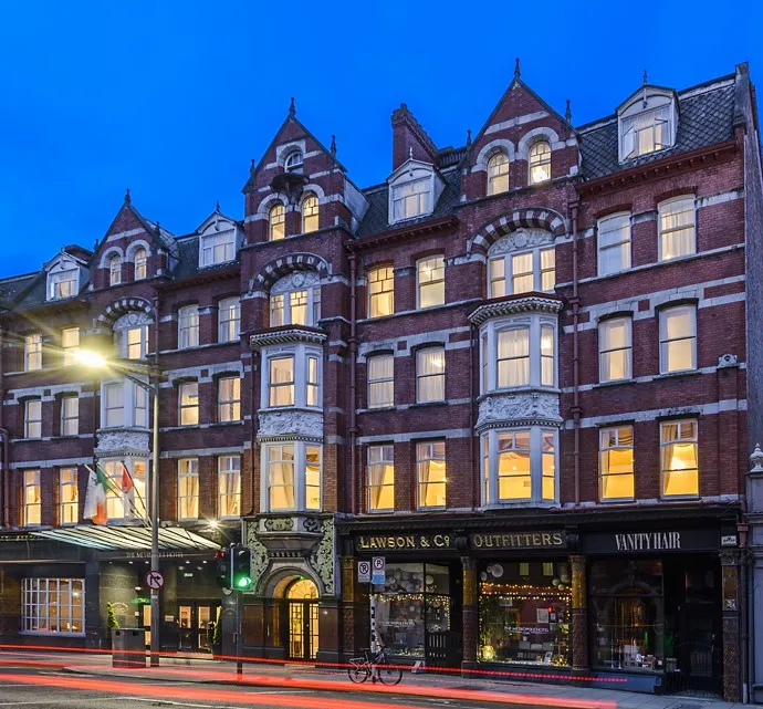 The MET Bar & Restaurant