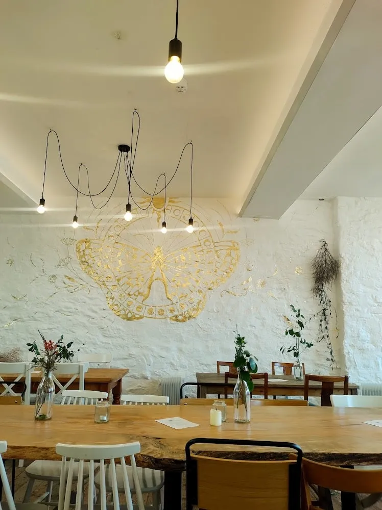 Almanac Cafe