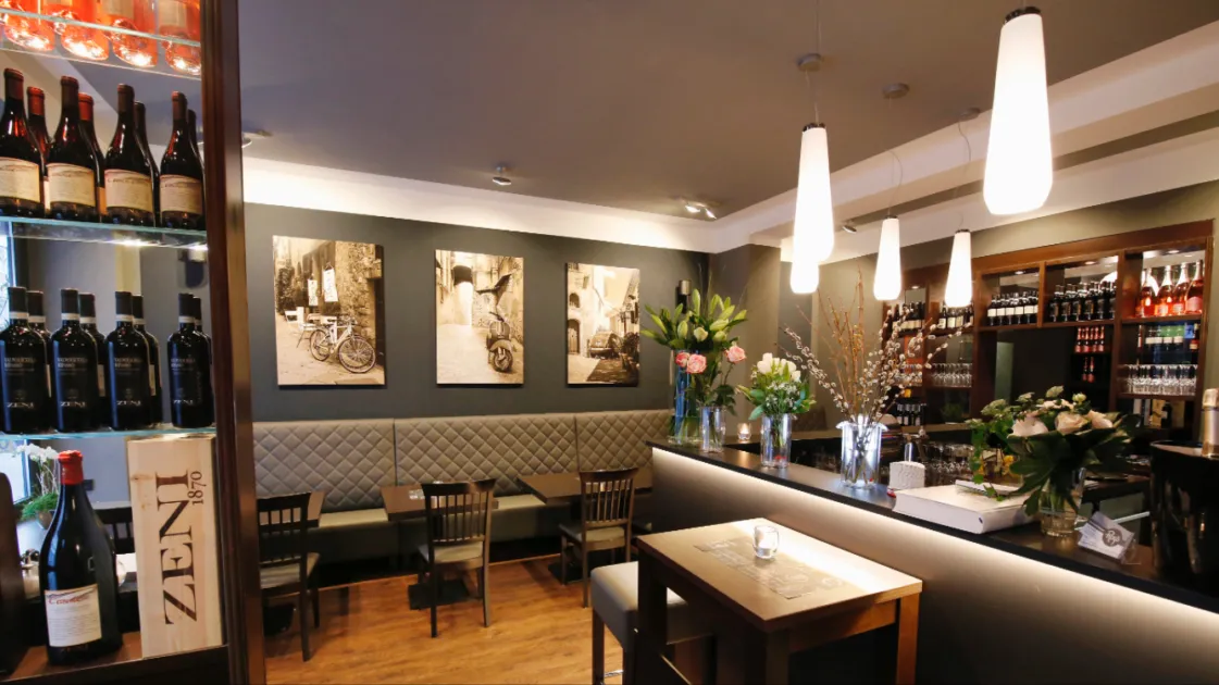 Roy's Restaurant