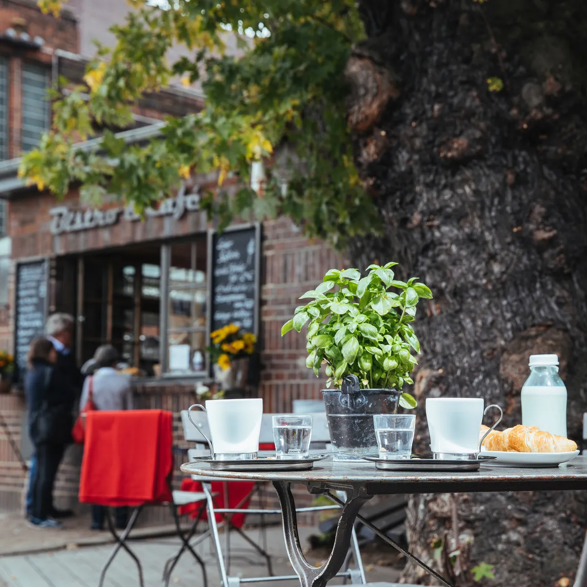T1 Bistro & Cafe