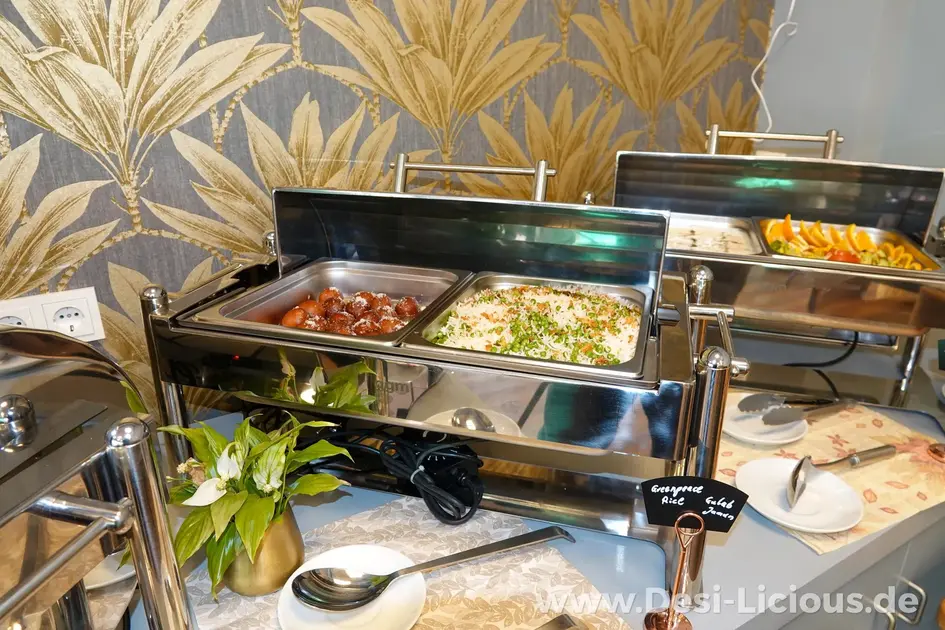 DesiLicious Tandoor & Bar