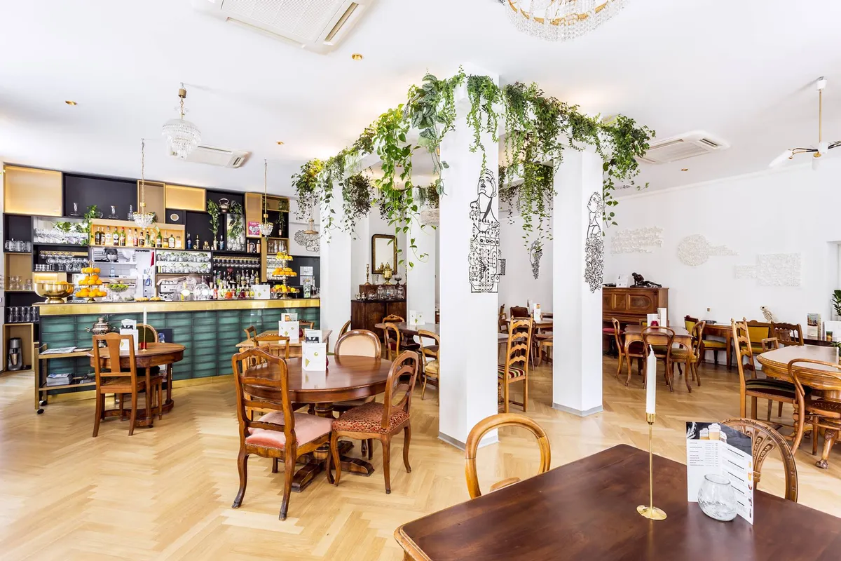 KymeM Cafe