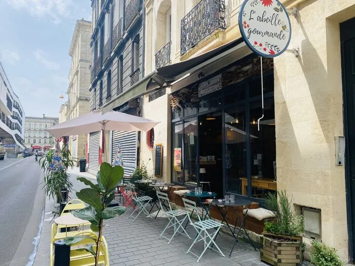 L’abeille gourmande