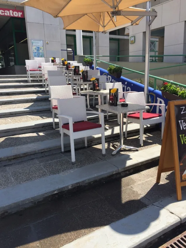 Public & Vegan Kitchen